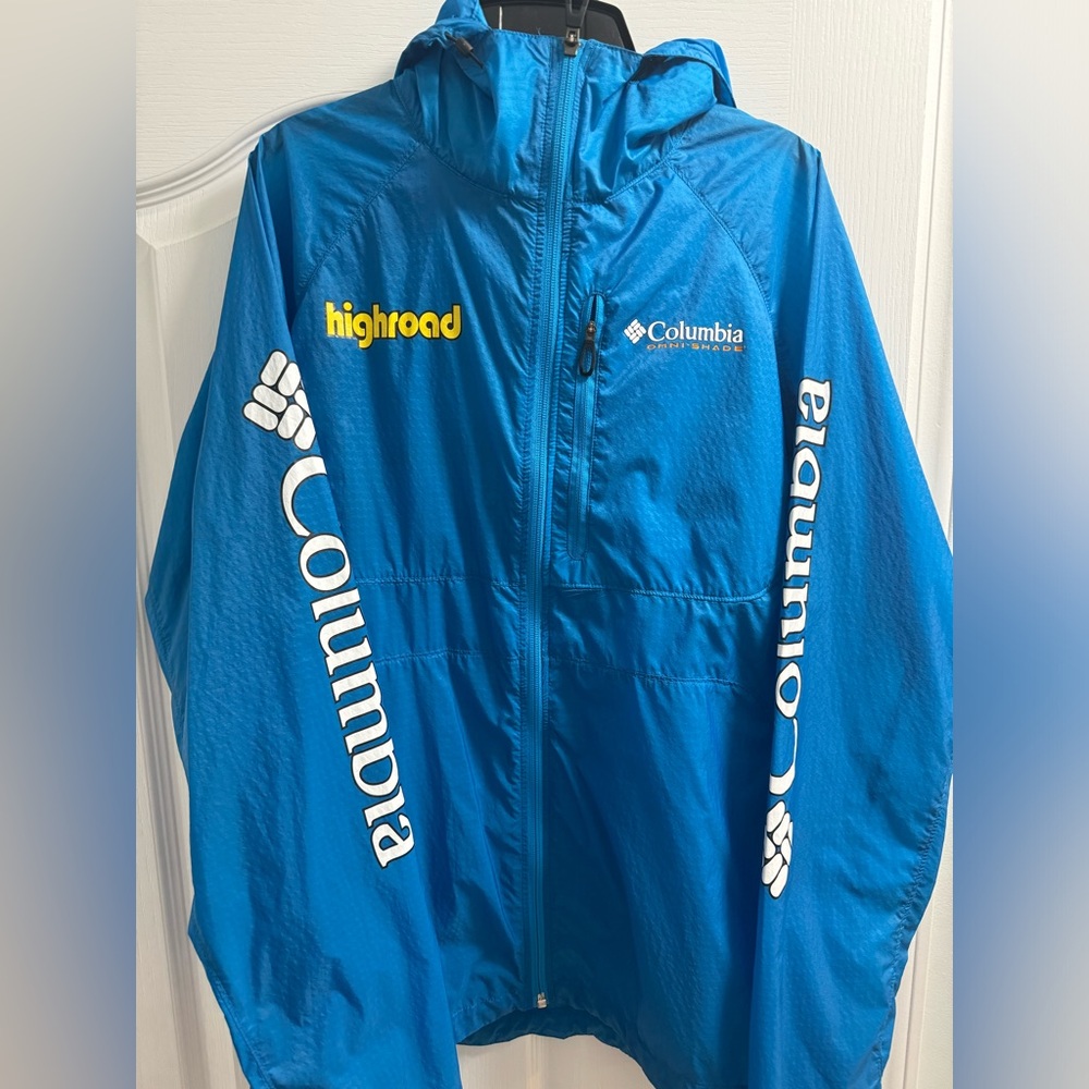 Columbia windbreaker. Omni shade highroad